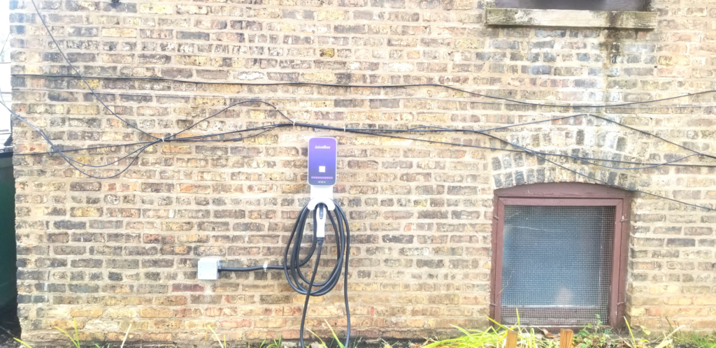 EVMATCH CHARGING STATION NEAR CHICAGO’S ALBANY PARK NEIGHBORHOOD. AVAILABLE TO THE PUBLIC AT HTTPS://WWW.EVMATCH.COM/PUBLIC/1191
